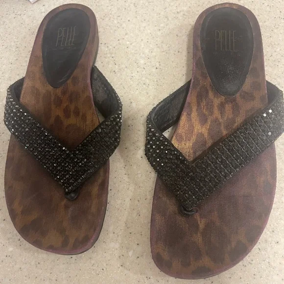 Pelle Moda Black Rhinestone Thing Flop Flop Sandal size 7.5 - Picture 2 of 10
